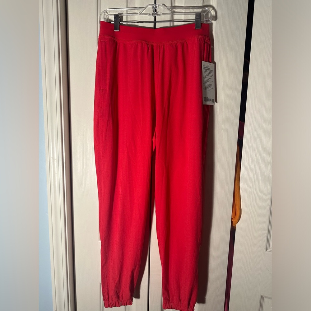 lululemon athletica adapted state perforated HR jogger Red size 8